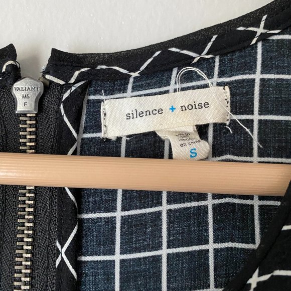 SILENCE + NOISE/URBAN OUTFITTERS Swing Mini Dress - Picture 6 of 7